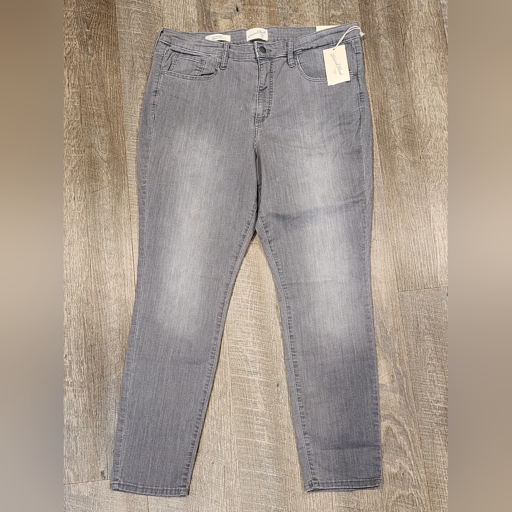 NWT Universal Thread Grey High-Rise Skinny Jeans 33 waist